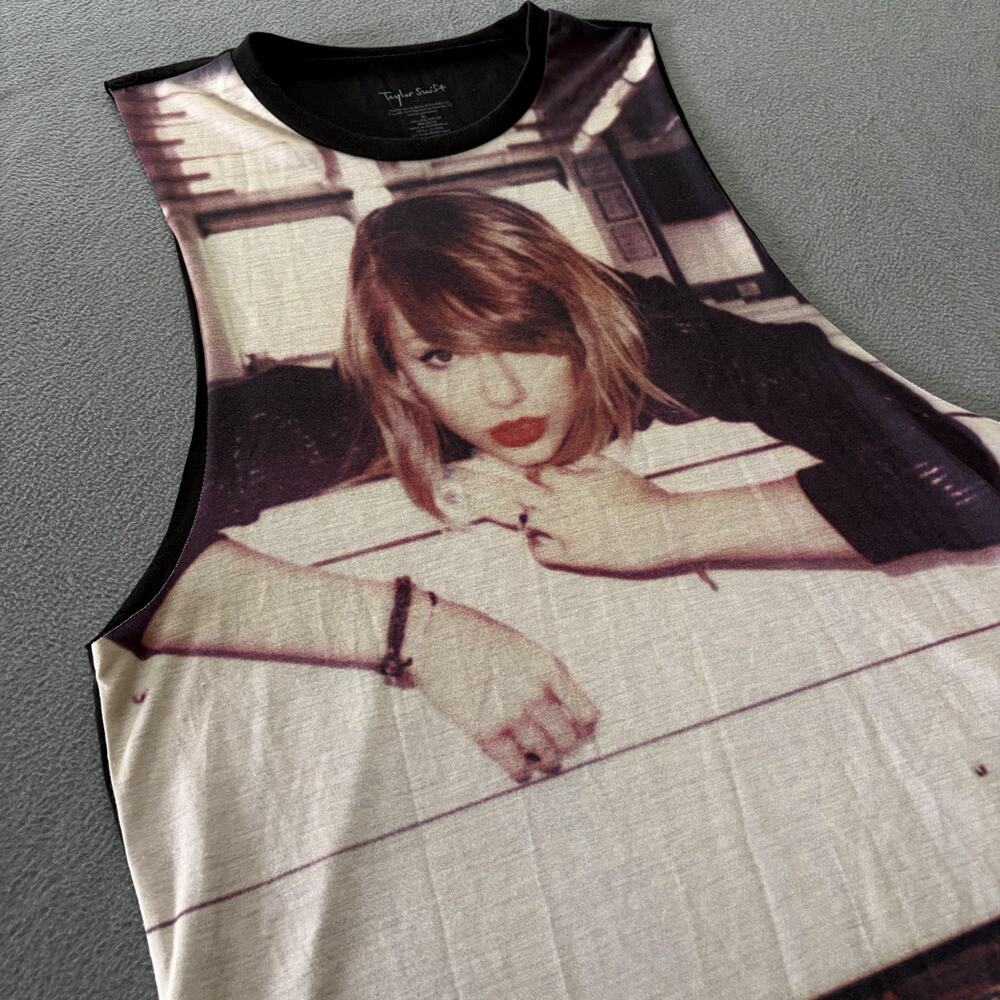 Taylor Swift Tour Tank Top 1989 Polaroid Official T-Shirt Concert Tour XL - Picture 2 of 6